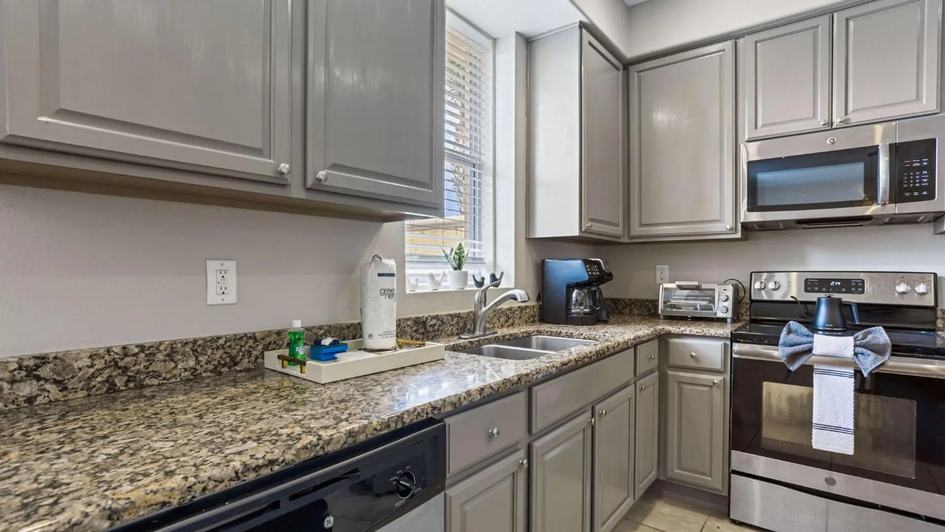 4 Bed Villa Tierra Del Sol Retreat Davenport United States